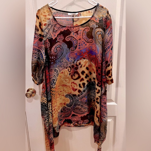 come and see Tops - Paisley and Leopard Print Blouse